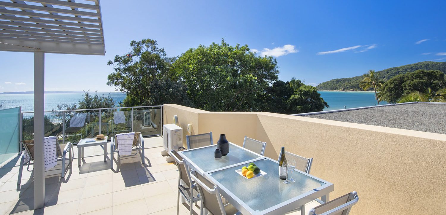 noosa-accommodation-maison-one-bedroom-ocean-rooftop-view-outdoor-dining | Maison Noosa Resort
